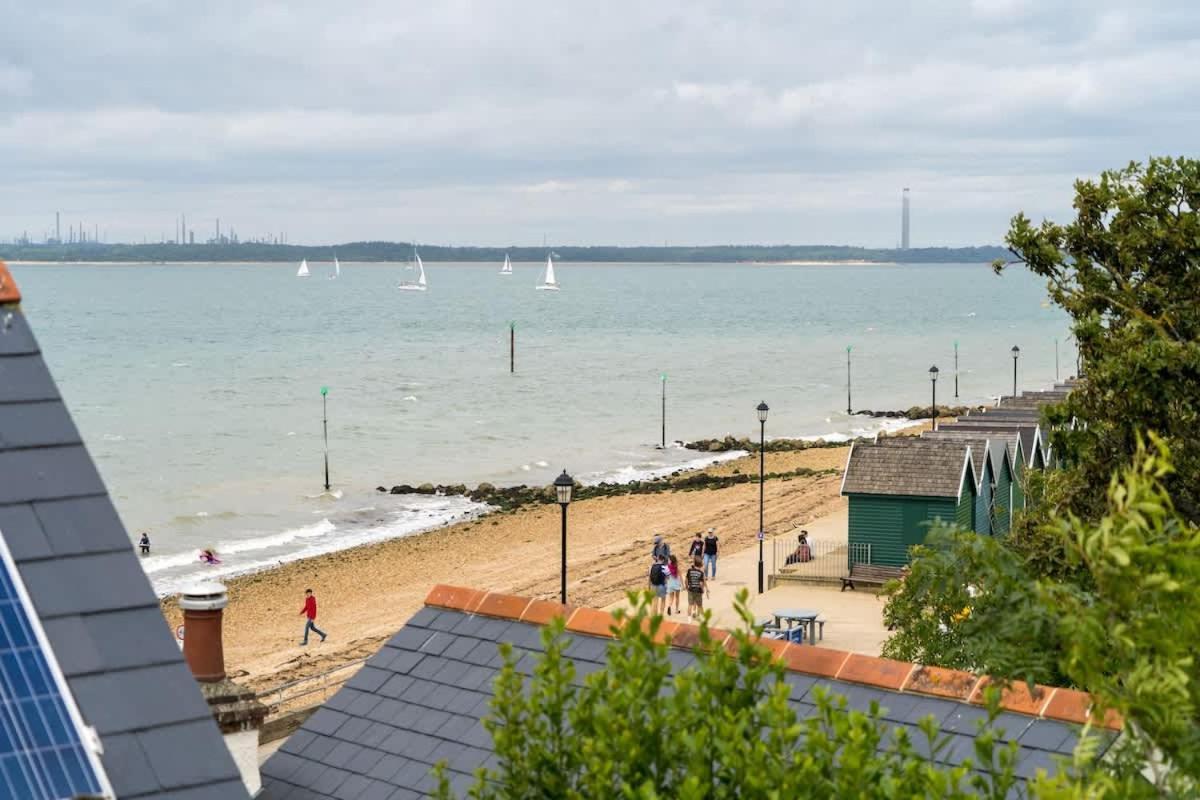 Rotherwood, Gurnard Seafront Экстерьер фото