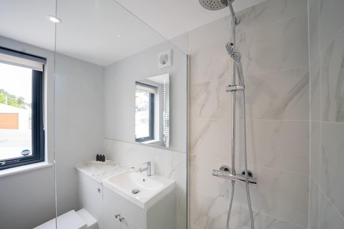 Rotherwood, Gurnard Seafront Экстерьер фото